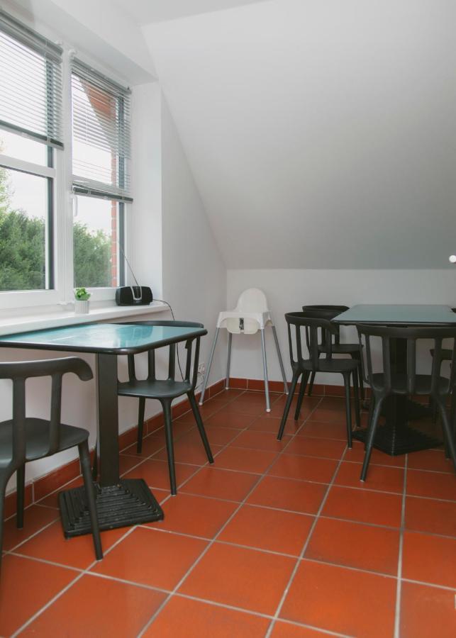 Gaestehaus Vigliarolo Gewerblich Jedes Zimmer Eigenes Bad Gemeinschaftskueche Elmshorn Bagian luar foto