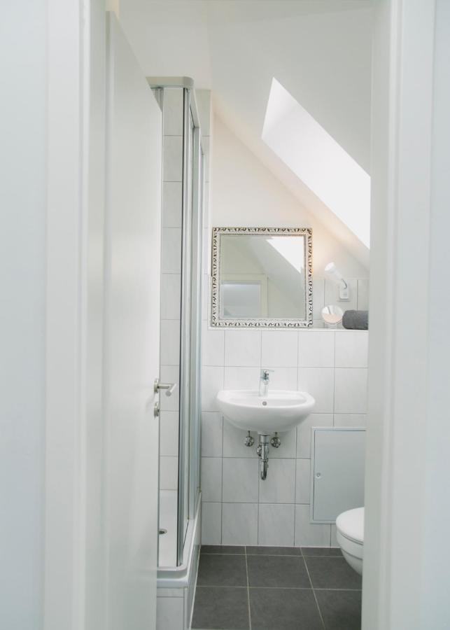 Gaestehaus Vigliarolo Gewerblich Jedes Zimmer Eigenes Bad Gemeinschaftskueche Elmshorn Bagian luar foto