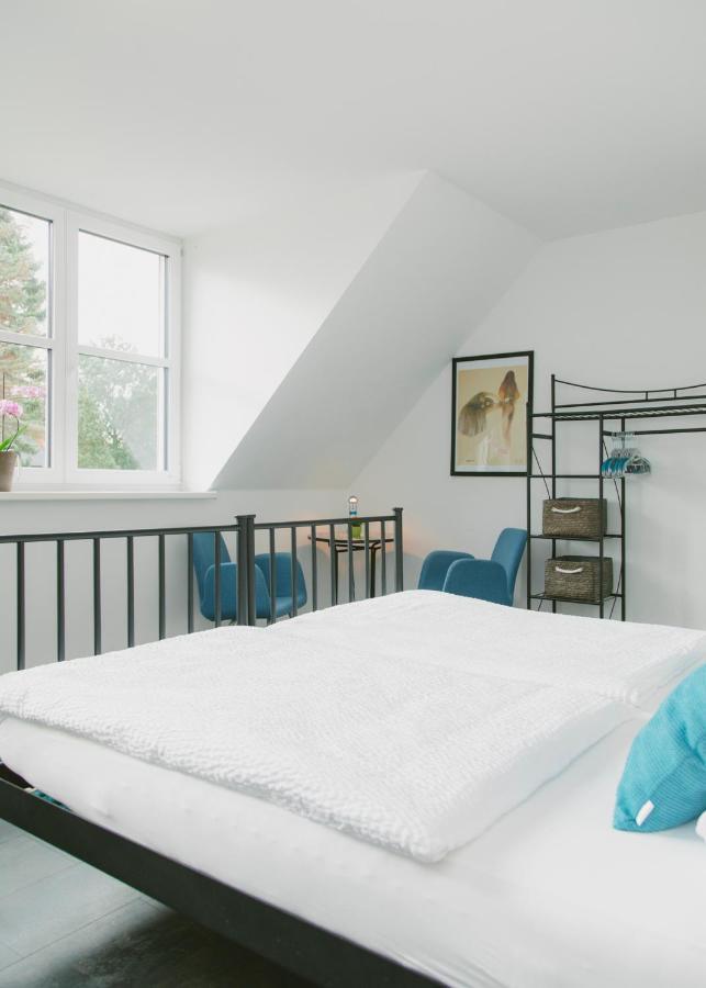 Gaestehaus Vigliarolo Gewerblich Jedes Zimmer Eigenes Bad Gemeinschaftskueche Elmshorn Bagian luar foto