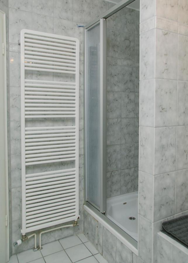 Gaestehaus Vigliarolo Gewerblich Jedes Zimmer Eigenes Bad Gemeinschaftskueche Elmshorn Bagian luar foto