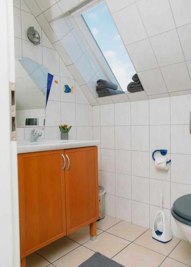 Gaestehaus Vigliarolo Gewerblich Jedes Zimmer Eigenes Bad Gemeinschaftskueche Elmshorn Bagian luar foto