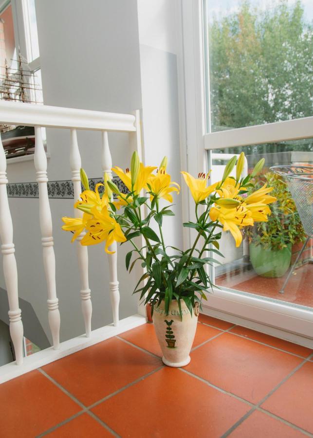 Gaestehaus Vigliarolo Gewerblich Jedes Zimmer Eigenes Bad Gemeinschaftskueche Elmshorn Bagian luar foto