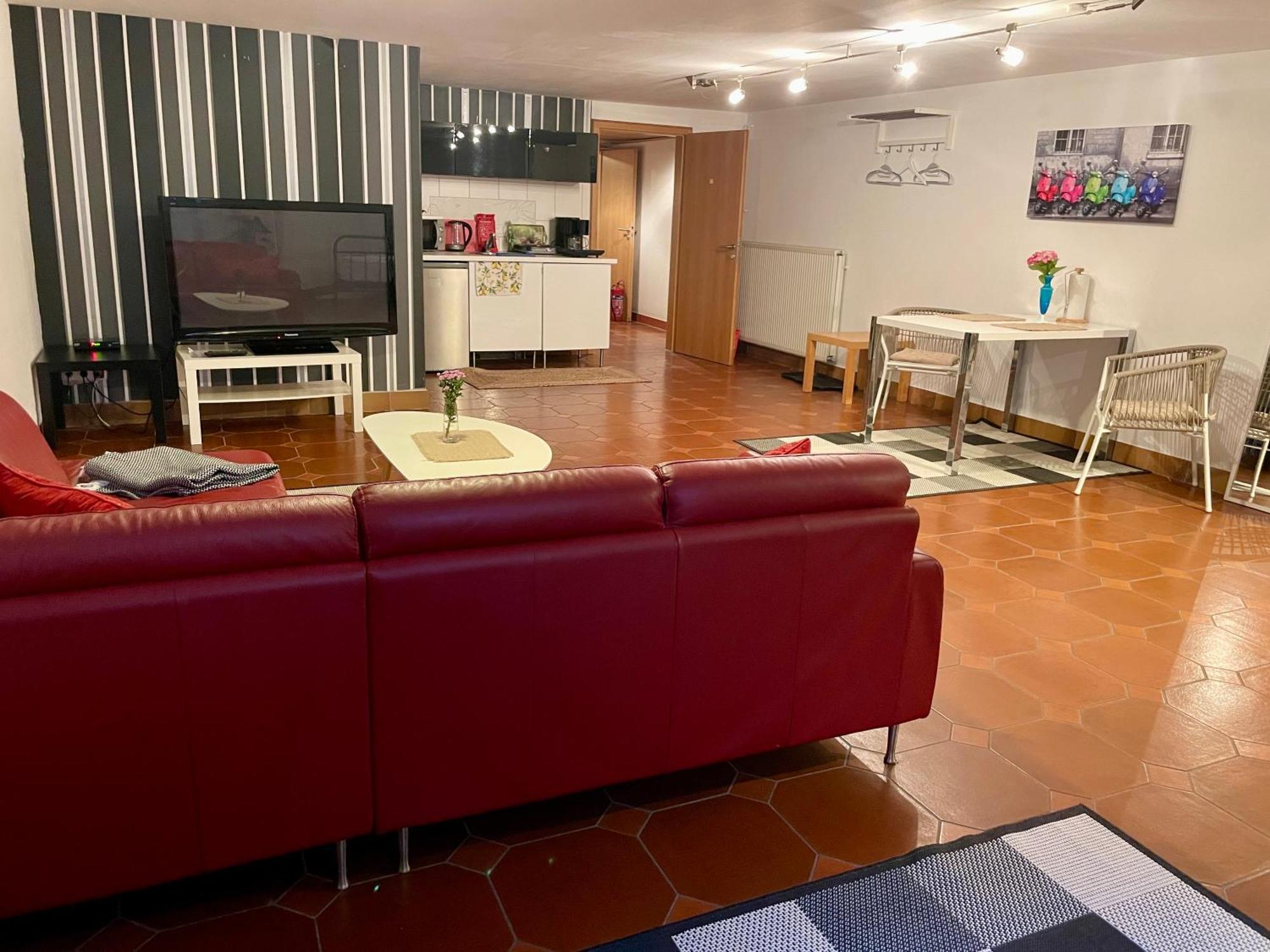Gaestehaus Vigliarolo Gewerblich Jedes Zimmer Eigenes Bad Gemeinschaftskueche Elmshorn Bagian luar foto