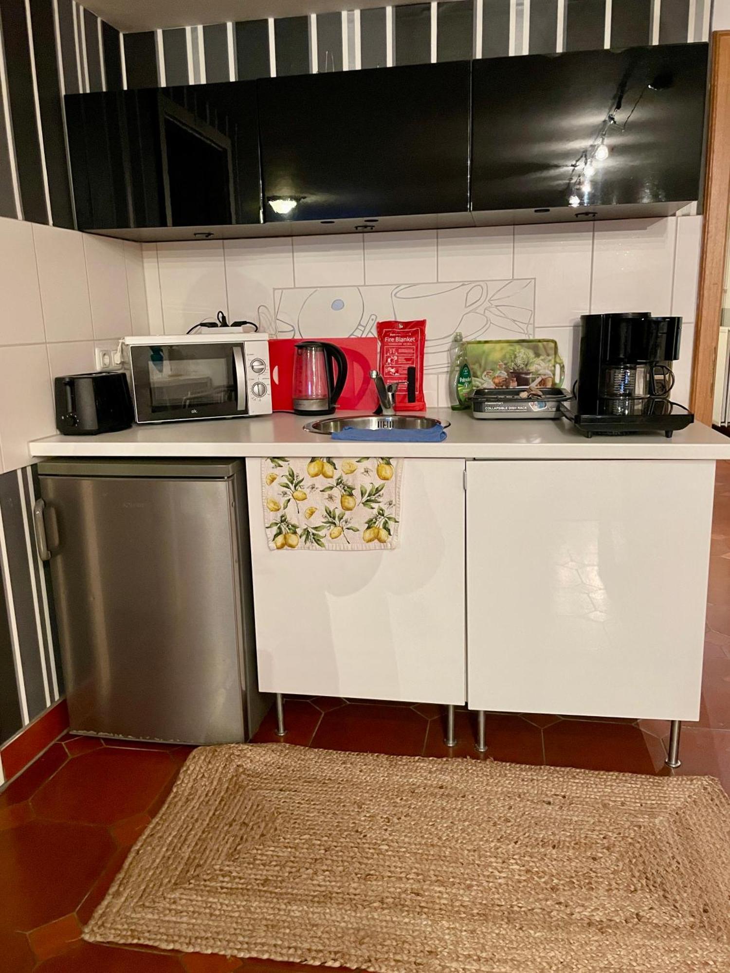 Gaestehaus Vigliarolo Gewerblich Jedes Zimmer Eigenes Bad Gemeinschaftskueche Elmshorn Bagian luar foto