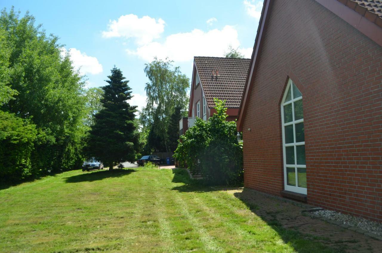 Gaestehaus Vigliarolo Gewerblich Jedes Zimmer Eigenes Bad Gemeinschaftskueche Elmshorn Bagian luar foto